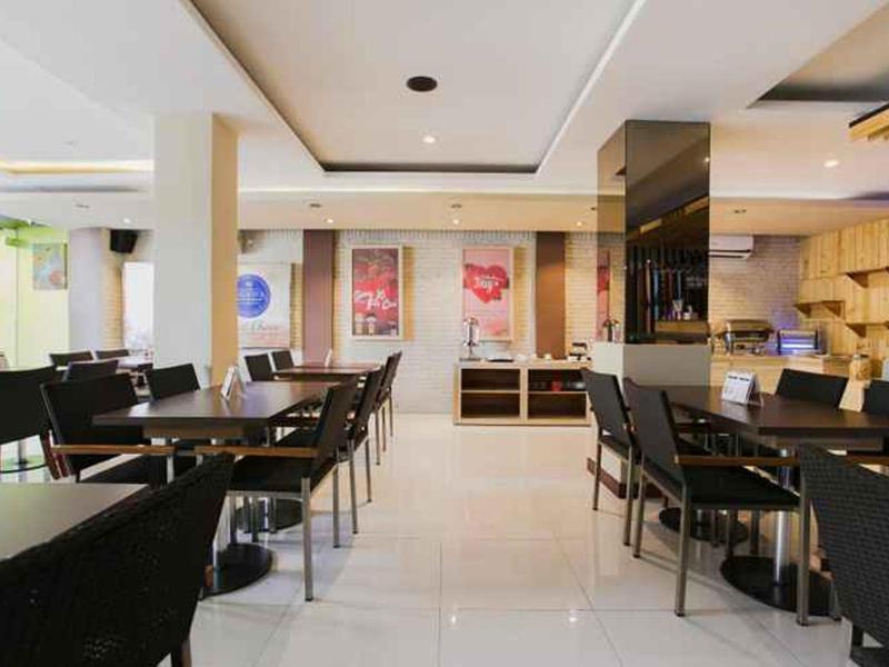Life Puri Hotel Surabaya Gubeng Exterior foto