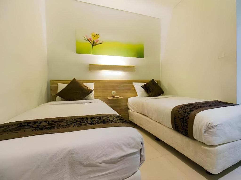 Life Puri Hotel Surabaya Gubeng Exterior foto